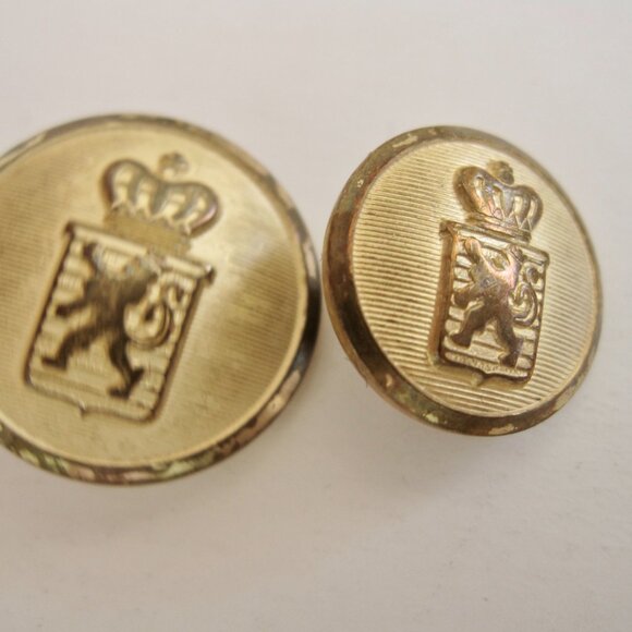 Vintage Waterbury Gold Metal 8 Blazer Buttons Heraldic Shield Walking Lion Crown - Picture 4 of 7